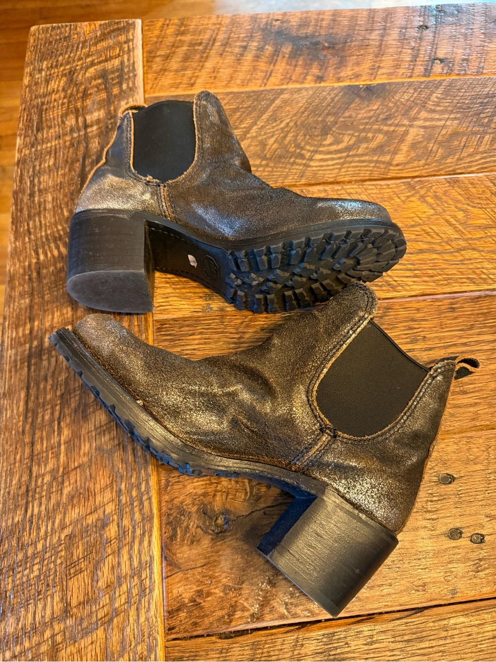 Frye - Metallic Brown Chelsea Ankle Boots - Women's Stylish Heeled Bootie